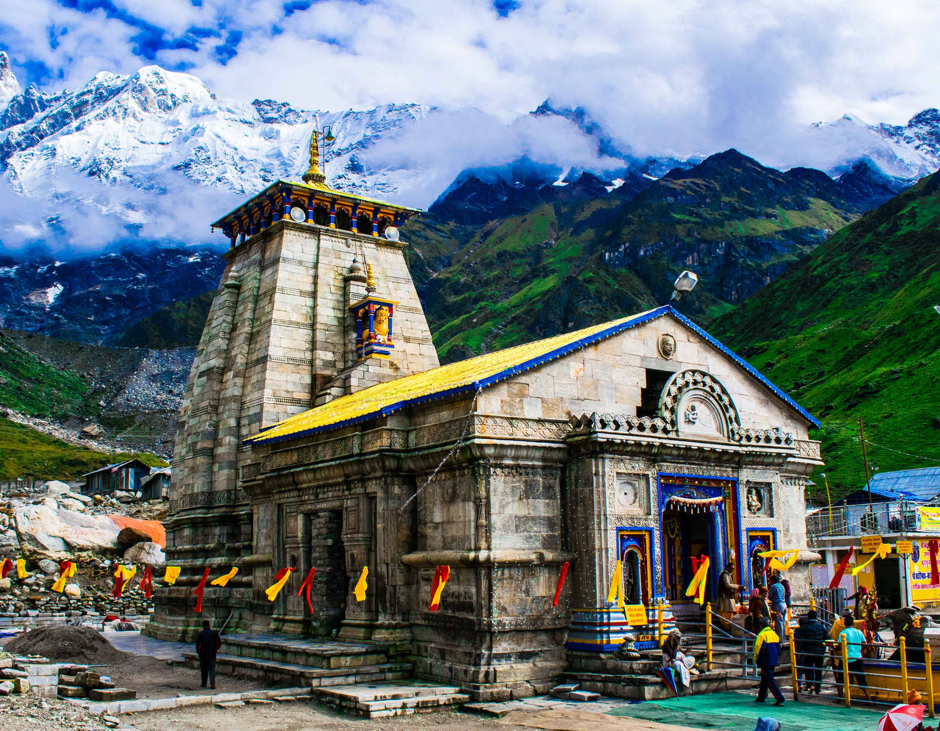 Kedarnath Temple with Himalayan backdrop